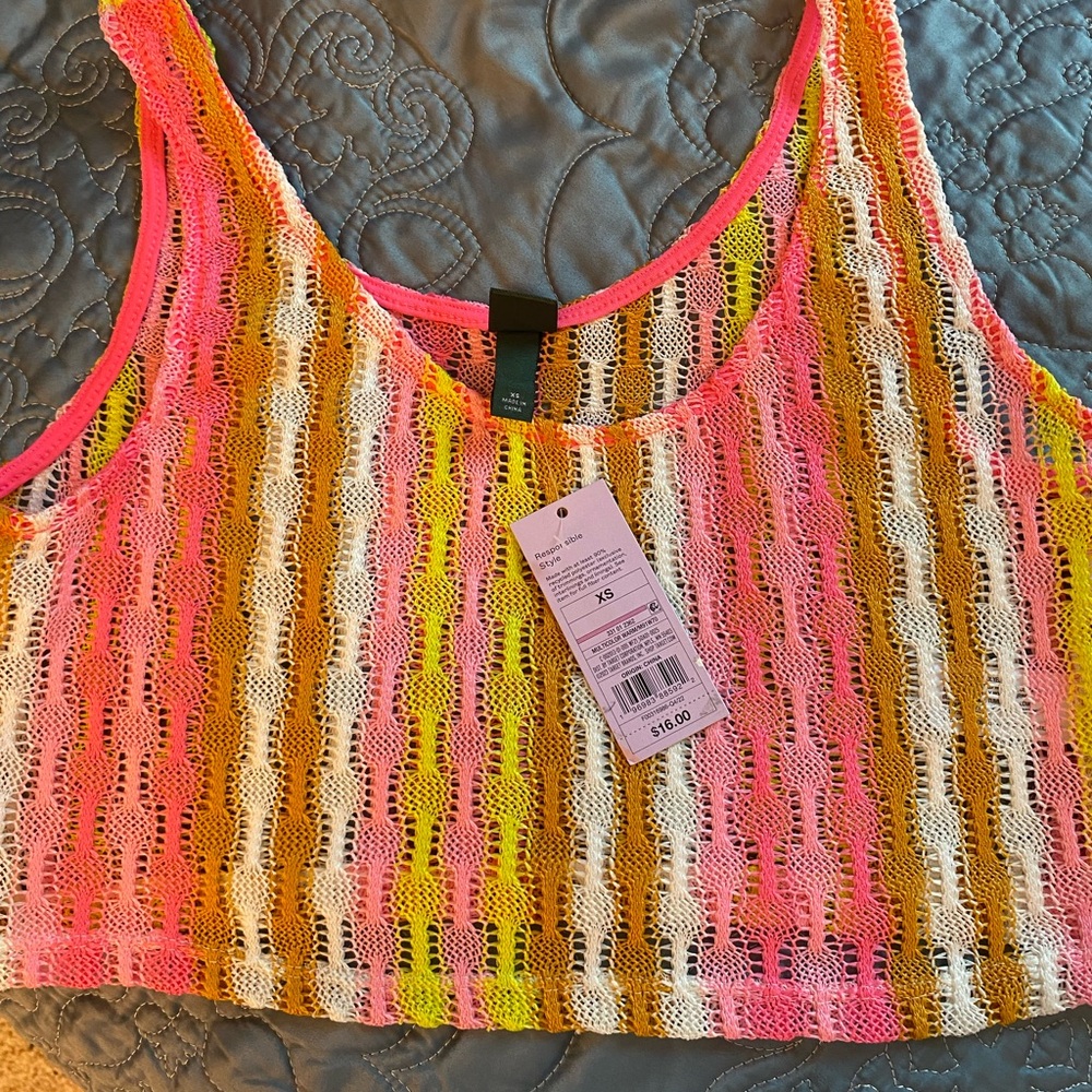 Lightweight crop top